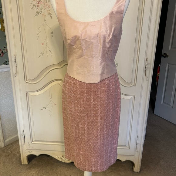 Paule Vasseur of France 3-piece suit, size 40.  Light pink with pearl buttons - Picture 13 of 17